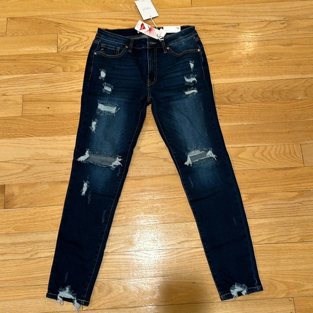 NWT KanCan distressed ankle skinny